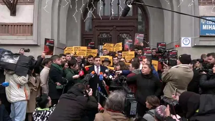 George Simion, în fața unei secții de votare: „Nu am venit să votăm!” Ce a făcut liderul AUR