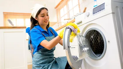 Partea mașinii de spălat pe care sigur nu ai curățat-o niciodată, dar e plină de mucegai. Aici se strânge cea mai multă mizerie