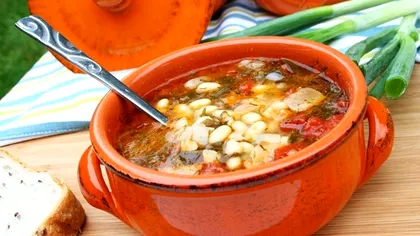 Secretul pentru cea mai delicioasă ciorbă de fasole uscată. Rețeta cu care nu poți da greș