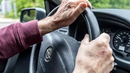 Care este vârsta maximă până la care poți conduce în România? Ce prevede Codul Rutier