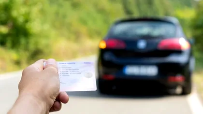 Se înlocuiește permisul auto vechi în 2025. Ce categorie de români trebuie să-și schimbe carnetul de conducere în următoarele luni