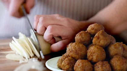 Ce să pui în chiftelele de post pentru a lega compoziţia. Ingredientul folosit mereu de ardelence