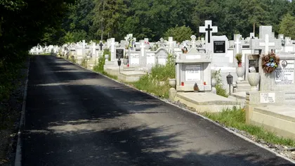 Ce nu ai voie să faci în cimitir. Greşeala banală care îţi aduce amenzi de 4.000 de lei