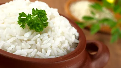 Ce să pui în orez pentru un gust de excepţie. Nu va mai fi fad, ci aromat şi gustos