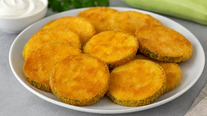 Secretul celor mai buni dovlecei pane. Cu ce amestecă gospodinele din Moldova făina ca să iasă mult mai delicioși 