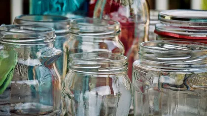 Două moduri ingenioase de a folosi borcanele goale din casă. Trucuri simple care îți pot ușura viața