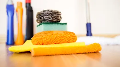 6 lucruri din casă pe care ar trebui să le cureți lunar, dar probabil nu o faci. Strâng foarte multe bacterii