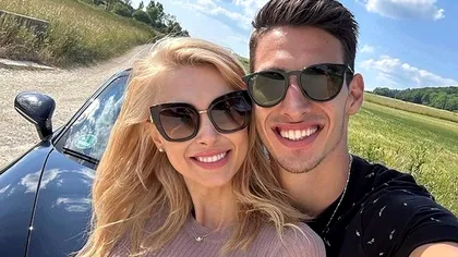 Andreea Bălan şi Victor Cornea petrec o vacanţă de vis alături de fetele artistei. Au vrut să arate tuturor fotografii de revistă, dar un detaliu i-a deranjat pe fani