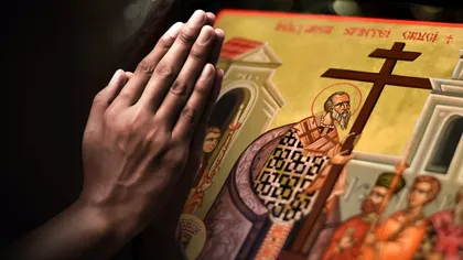 Rugăciunea pe care să o spui până în prânz, de Ziua Crucii. Aduce înţelegere şi belşug, în casă