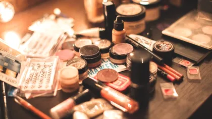 Întotdeauna fermecătoare: cele mai bune produse cosmetice pentru un aspect incomparabil (P)