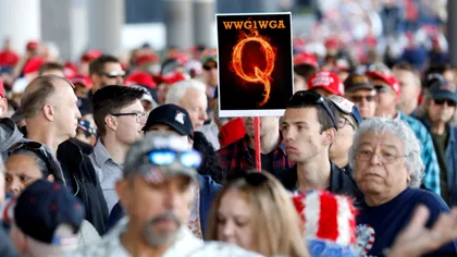 Facebook în România, raiul amatorilor de conspirații: grupările QAnon fac valuri  în online