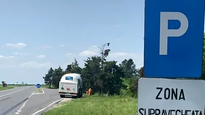 Descoperirea unui șofer de camion într-o parcare de pe DN6. A sunat imediat la poliție