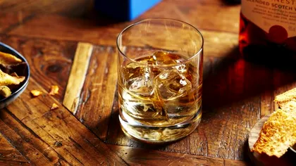 Cum se produce whisky-ul și de ce arde atât de tare: tot ce trebuie să știi