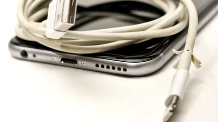 Apple ilustrează riscurile utilizării accesoriilor neoriginale