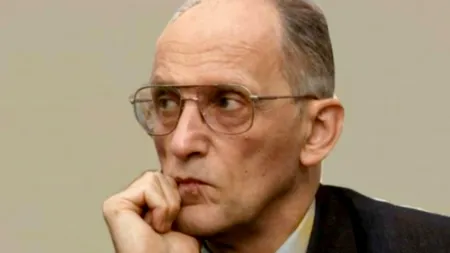 I-a învățat pe români cum să scrie corect, iar o lege din Parlament i-a purtat numele. Moștenirea lăsată în urmă de omul de cultură George Pruteanu VIDEO