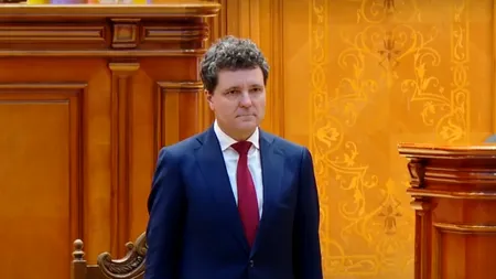 Gestul făcut de Nicuşor Dan la depunerea jurământului ca preşedinte. Emoţiile şi-au spus cuvântul. Primul discurs