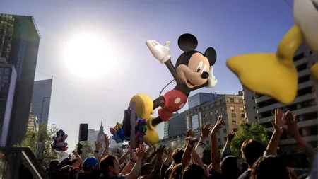 Disney își lasă personajele pe mâna AI prin ChatGPT, în timp ce amenință Google cu un proces pentru încălcarea drepturilor de autor