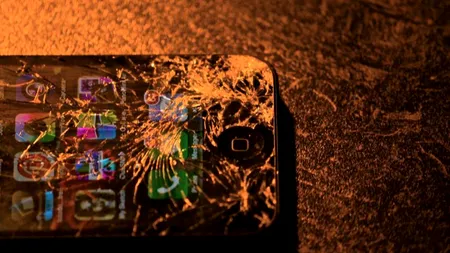 Airbagul care îți salvează telefonul e invenția cu adevărat salvatoare