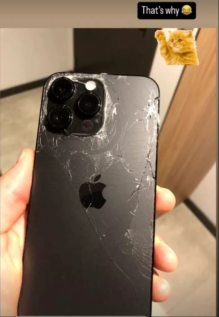 Victor Cornea și-a spart telefonul în primele zile din an