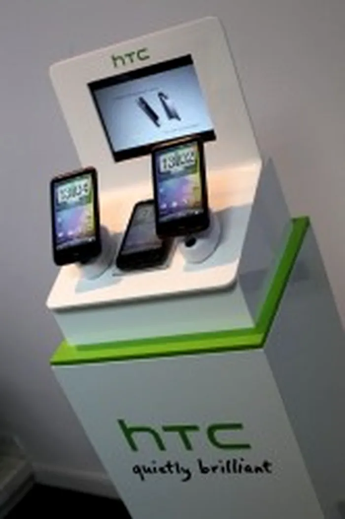 telefoane, spartphone, HTC, HTC Desire HD, HTC Desire HD review, display, LCD capacitiv, Android, Android 2.2, Android 2.2 Froyo, carcasa, carduri, SIM, HD, 720p, Sense, HTCSense, portal, aplicatii, widget, teme, personalizare, Twitter, Facebook, Exchange, contacte unificate, tastatura virtuala, mesaje, mesagerie, e-mail, WiFi, hotspot, USB tethering, browser, procesor, Snapdragon, memorie, Adreno 205, baterie, autonomie, multimedia, camera 8 MP, Google Maps, TomTom,, harti, navigatie, GPS, Latitude, Locations,  