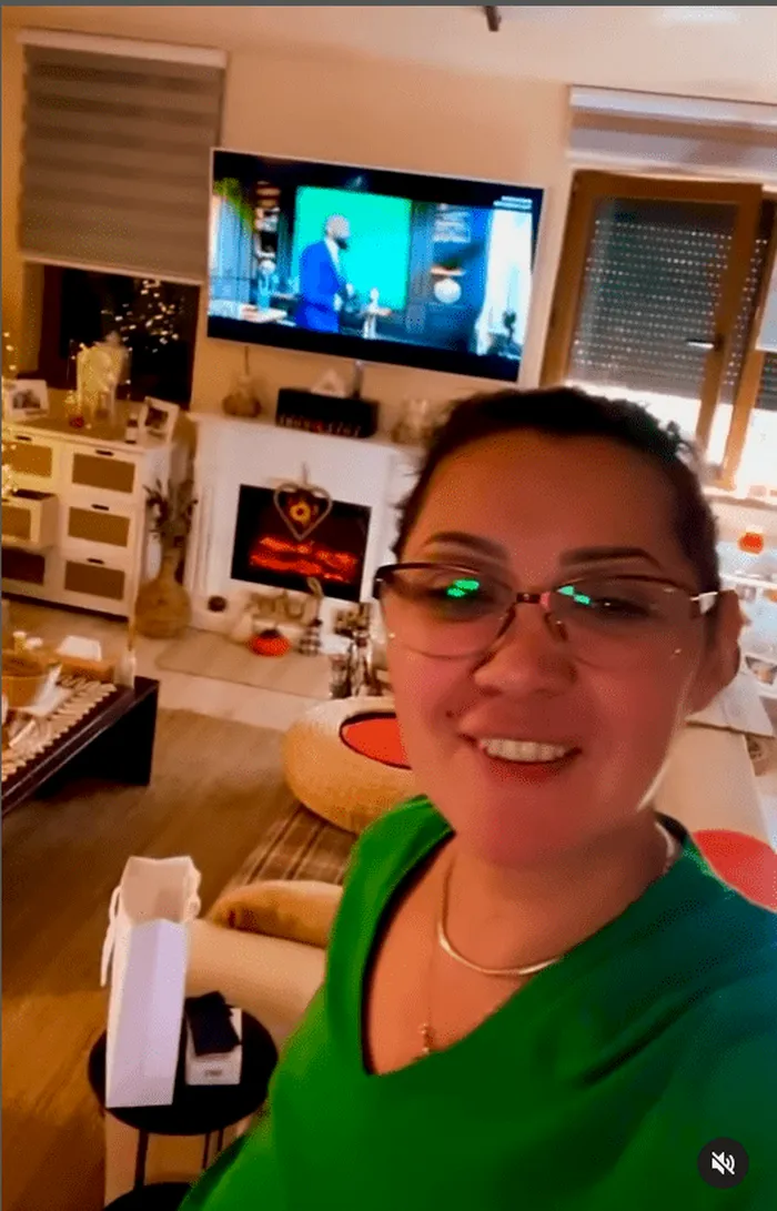 Minodora isi pregateste casa de Craciun