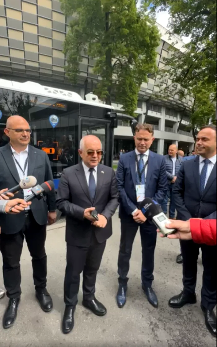 Autobuzul fără șofer a apărut și la noi. Orașul din România în care au început testele, viteza maximă este de 40 km/h