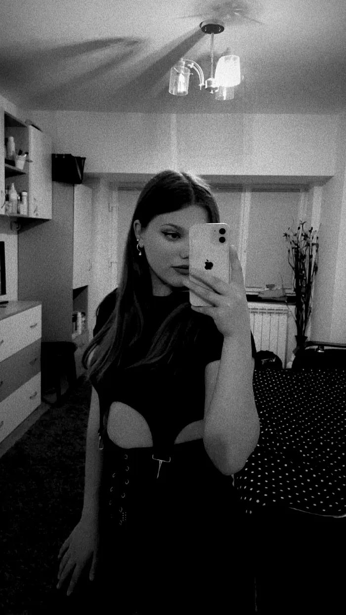 Dialog uluitor între Loredana şi mama sa, în închisoare