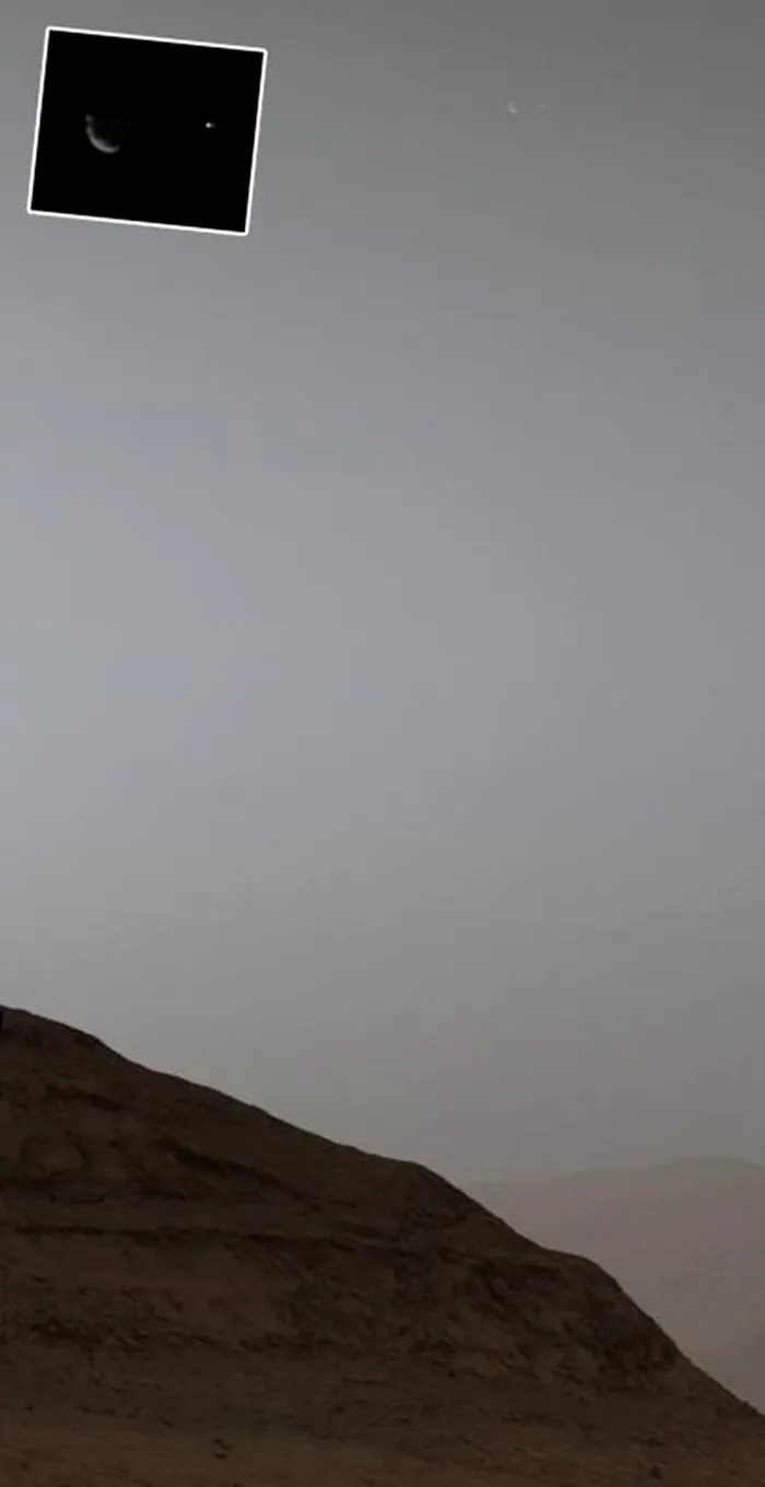 Pământul văzut de pe Marte, alături de luna Phobos. Sursa: NASA