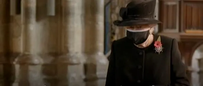 Regina Elisabeta și-a făcut apariția la mormântul Soldatului Necunoscut cu masca de protecție pentru prima dată. Regina nu a mai ieșit în public din 15 octombrie