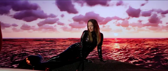 Delia a dat lovitura cu piesa noua. E neasteptata, unii au criticat-o Manelista