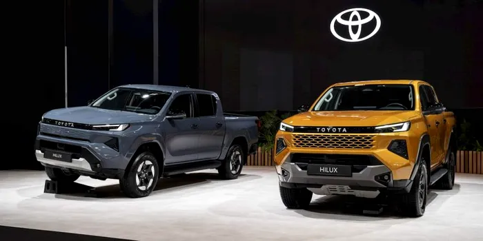 Toyota Hilux electric stânga și hibrid în dreapta