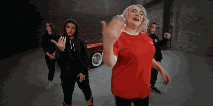 Viorica si Ionita de la Clejani feat Macanache - Reveneala fragment video (2)