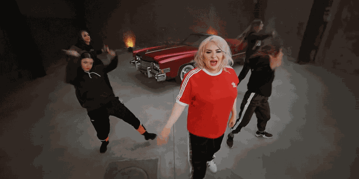 Viorica si Ionita de la Clejani feat Macanache - Reveneala fragment video (4)