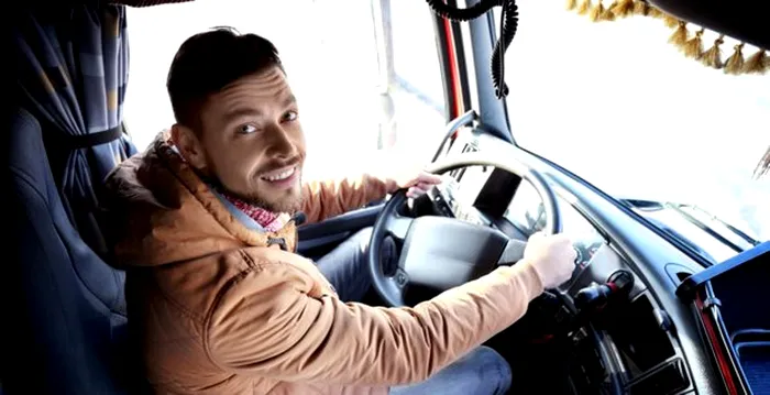 Șoferii cu mașină cu volan pe partea dreapta trebuie să-și ia gândul