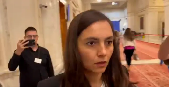 Românii s-au revoltat, după ce Anamaria Gavrilă a ameninţat presa şi un coleg din POT