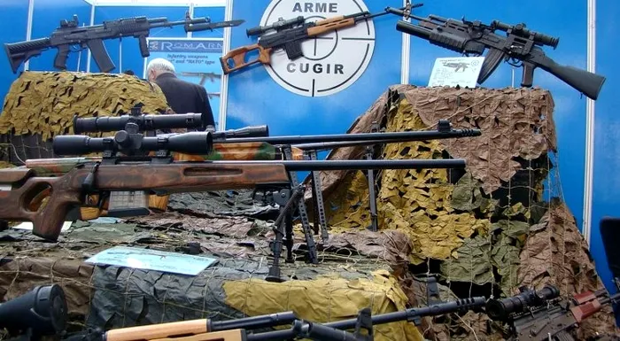 fabrica-arme-cugir-femei-angajate