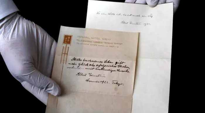 Cele doua bilete cu teoria fericirii Einstein