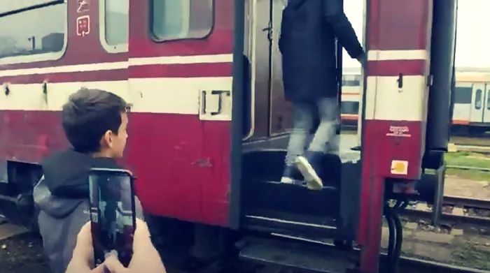 De ce sfideaza unii moartea pentru o banala poza