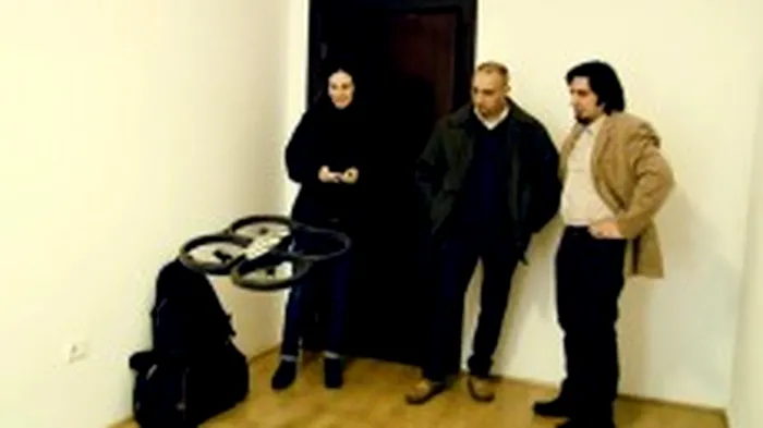 Parrot, Orange, AR.Drone, quadricopter, elicopter, iPhone, iPod Touch, iPad, Linux, joystick, gamepad, review, AR.Drone review 