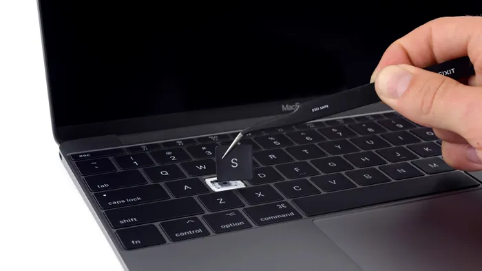 MacBook Pro tastatura butterfly