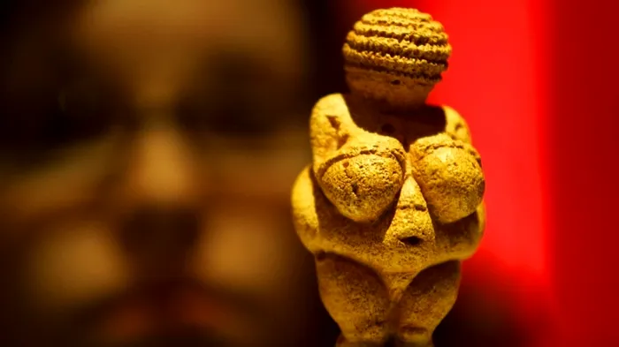 Venus din Willendorf - Posibil idealul preistoric de frumusețe feminină