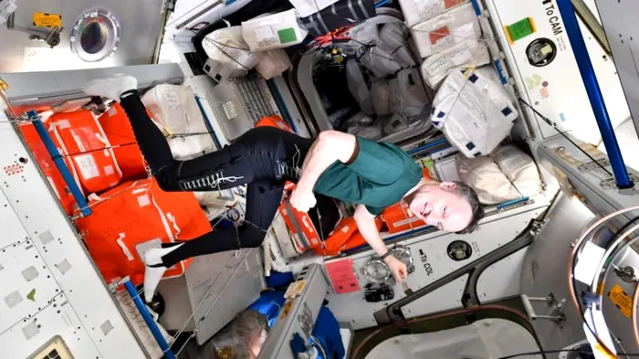Matthias Maurer în timpul antrenamentului pe Stația Spațială Internațională ISS
