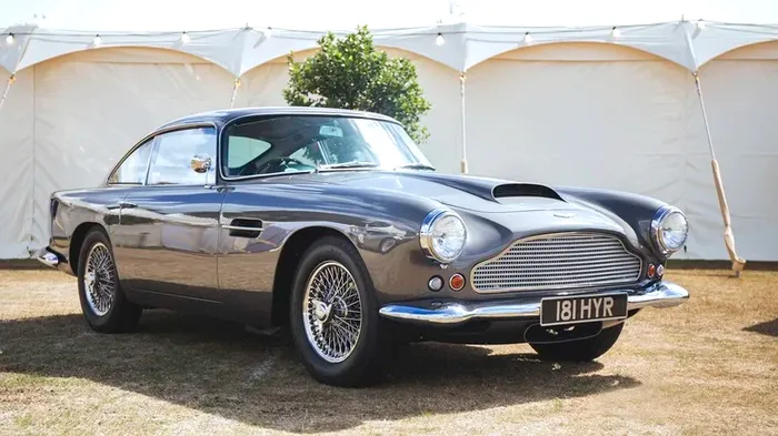 aston martin db5