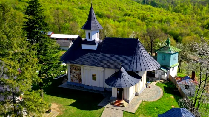 Mănăstire icoană Sihăstria Voronei