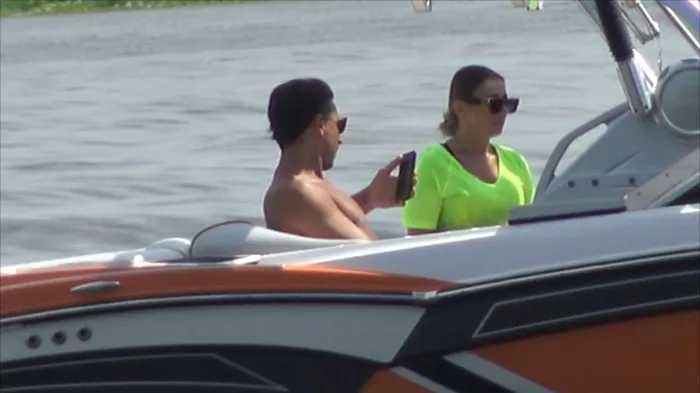 Anamaria Prodan se pimbă pe Snagov alături de alți trei mari impresari