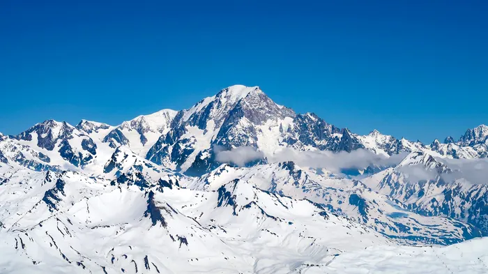 Doi alpiniști au murit pe munte, ținându-se în brațe. Cuplul a fost descoperit la câteva zile de la dispariție