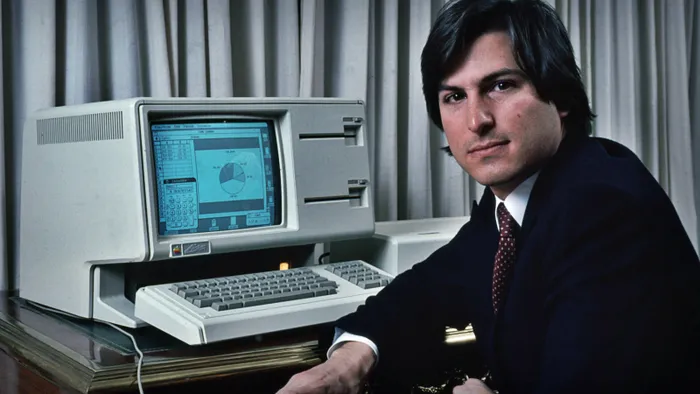 steve jobs si primul mac