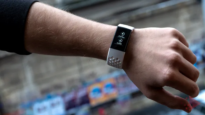 Fitbit Charge 3-1