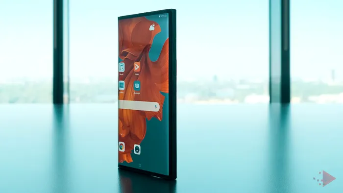 Huawei Mate X telefonul pliabil PLAYTECH-6