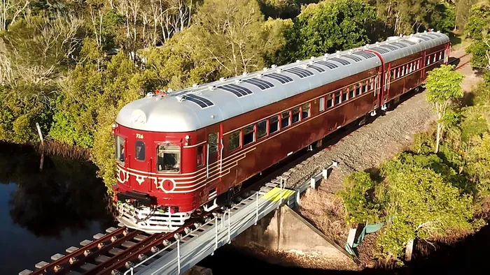 The-Byron-Bay-Railroad-Company-primul tren solar 2